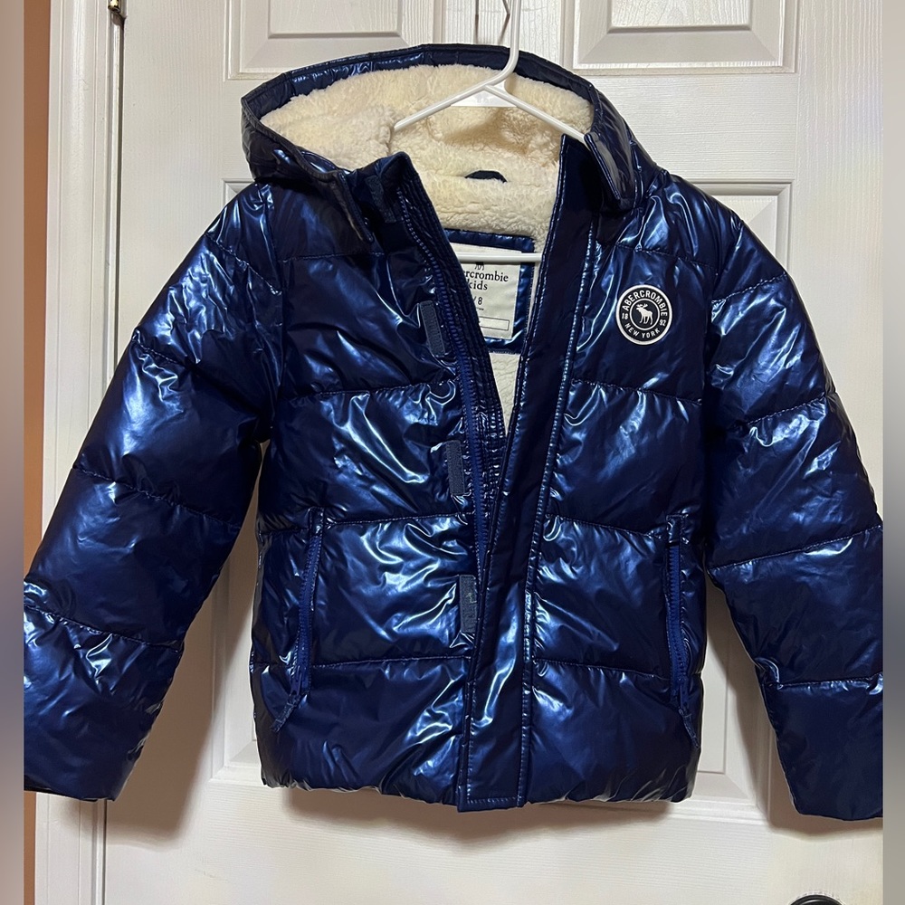 Abercrombie and fitch kids puffer jacket size 7/8 blue metallic, fleece lined.